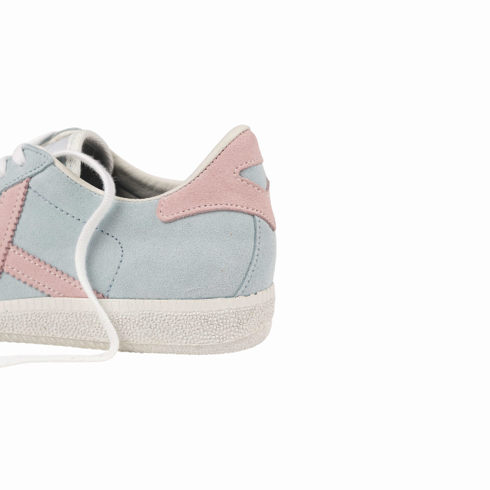 Sneakers donna MUNICH Barru 221 in camoscio leggero e dettagli a contrasto