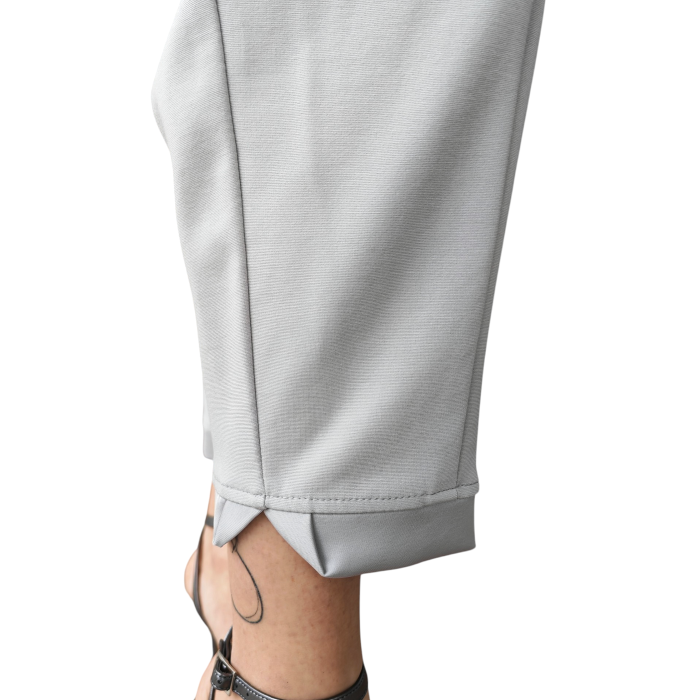 Completo donna IMPERIAL maglia con spalle strutturate pantalone cropped con cintura dettagli raso