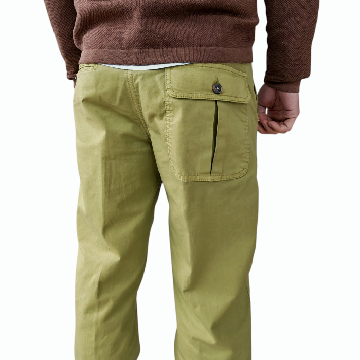 Pantalone uomo BERNA cotone leggero cropped fit con pinces e tasche posteriori asimmetriche