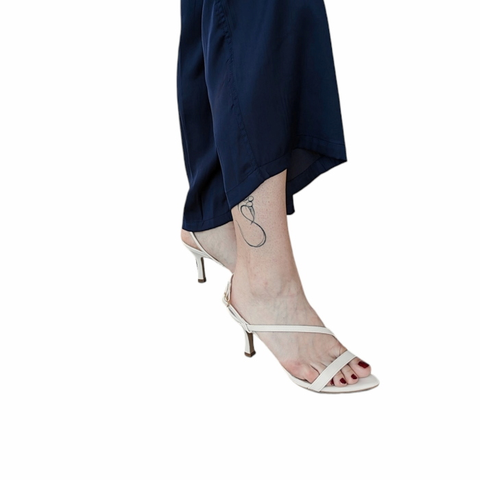 Completo donna 22.01 effetto raso camicia scollo a V pantalone slim con elastico