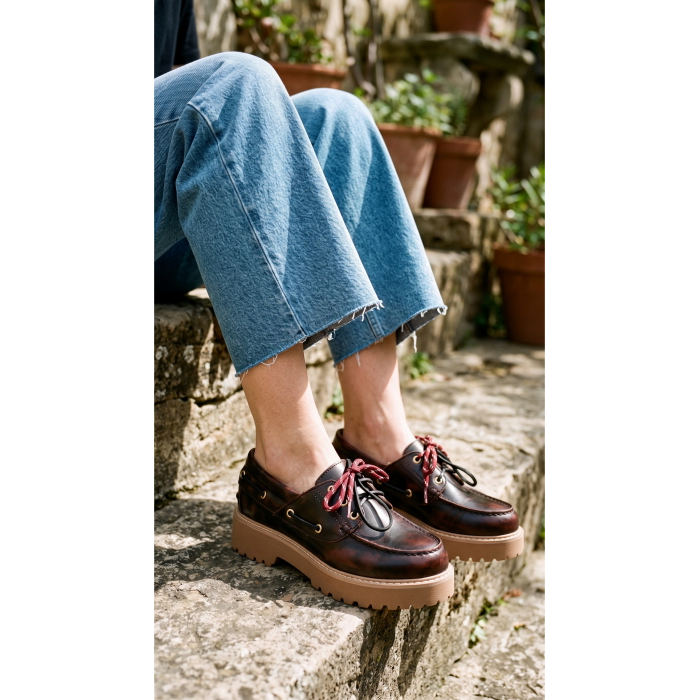 Scarpa donna OVYE' mocassino barca in pelle doppio laccio e fondo carrarmato alto