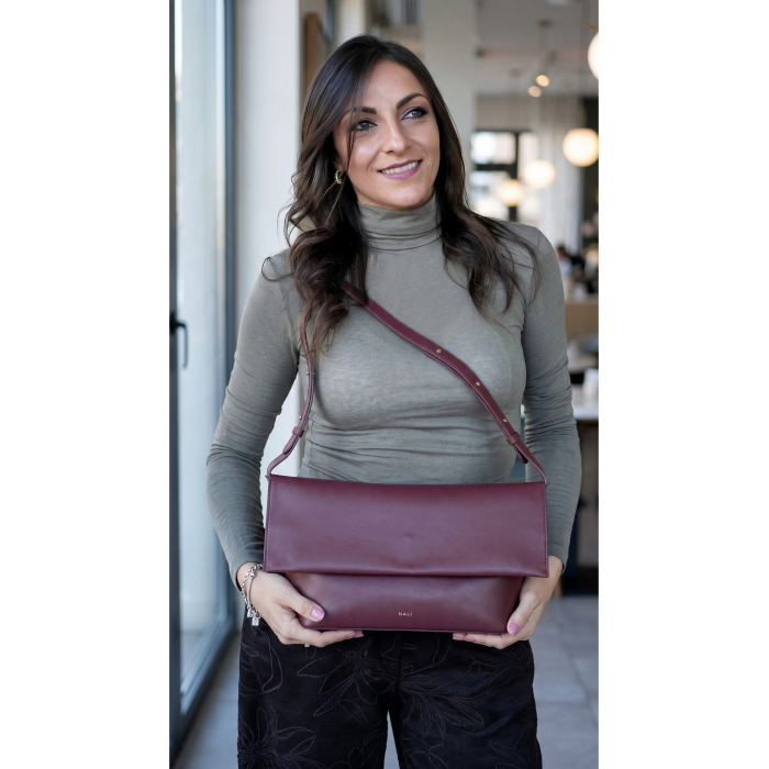 Borsa donna NALI' a spalla mod. Teda in ecopelle liscia con patta ampia